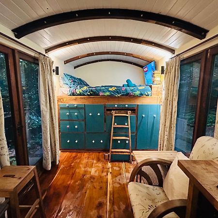The Railway Carriage - Blue Villa Glasbury Exteriör bild