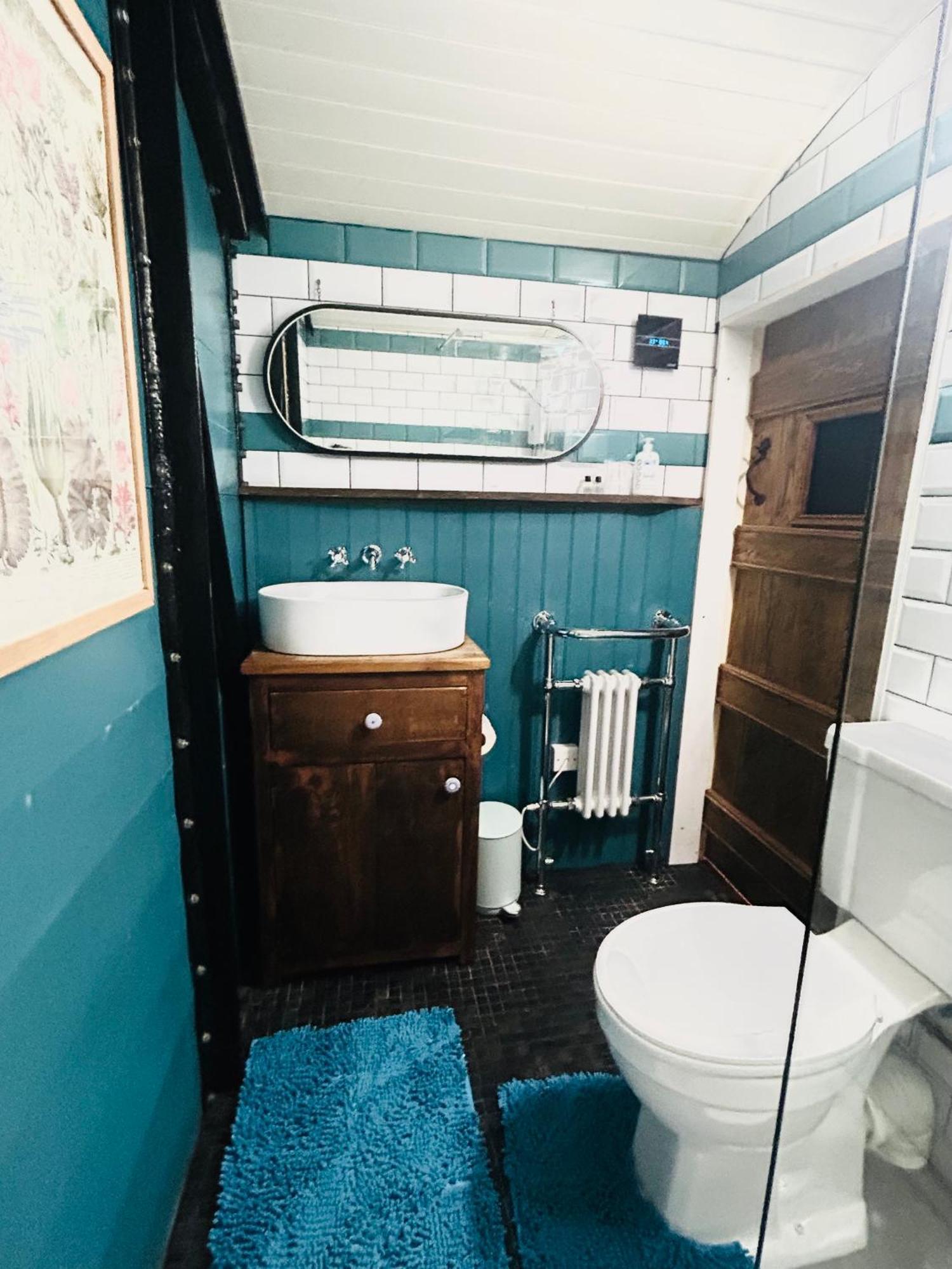 The Railway Carriage - Blue Villa Glasbury Exteriör bild